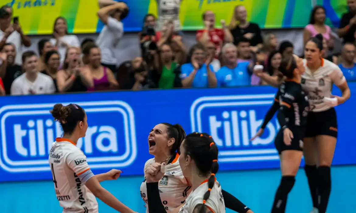 Você está visualizando atualmente Osasco é tetracampeão da Copa Brasil de vôlei feminino