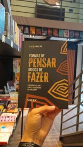 Leia mais sobre o artigo Professor da Ufam Luís Balkar lança livro ‘Formas de pensar, modos de fazer’, nesta quarta (16)