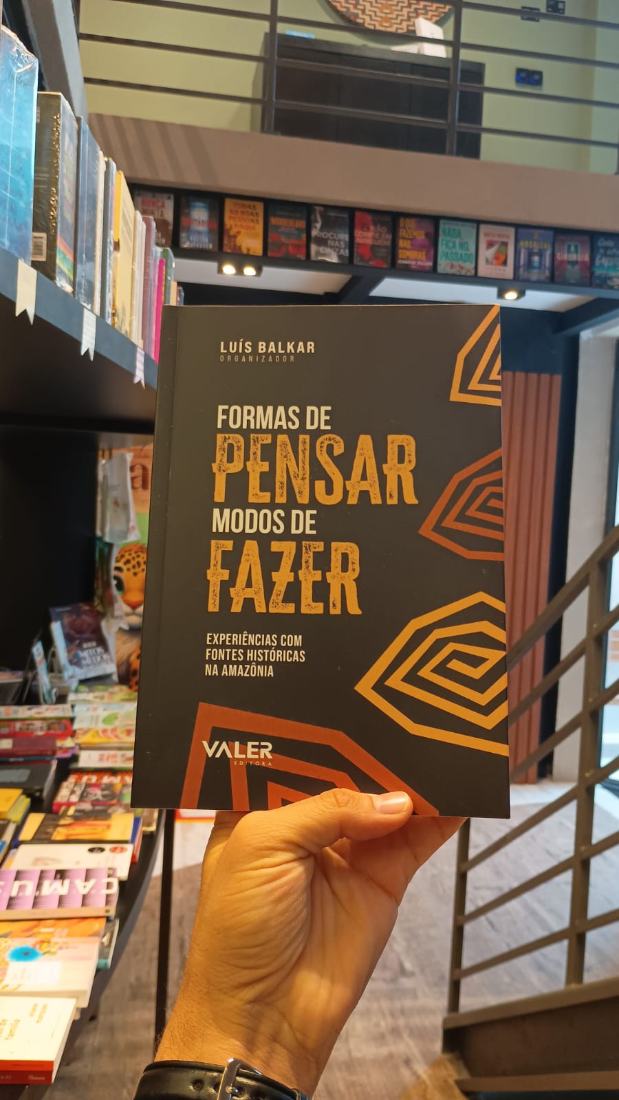 No momento, você está visualizando Professor da Ufam Luís Balkar lança livro ‘Formas de pensar, modos de fazer’, nesta quarta (16)