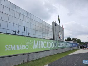 Leia mais sobre o artigo Mercado de carbono e preservação da Amazônia pautam encontro no TCE-AM nesta terça (12)