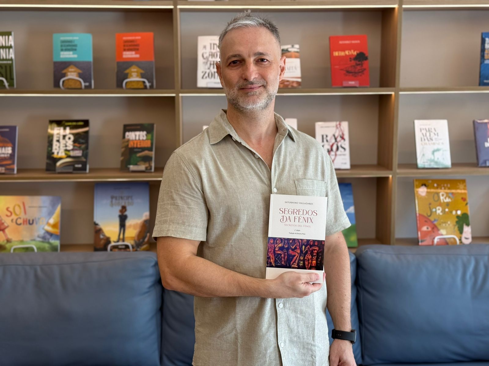 Leia mais sobre o artigo Livro ‘Segredos da Fênix’ que será lançado nesta quinta, traz a ave como símbolo de erotismo em poemas de Saturnino Valladares