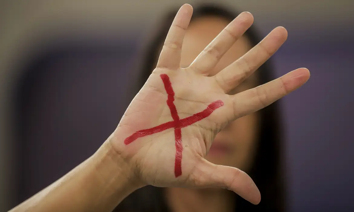 Leia mais sobre o artigo Governo define regras para pensão a filhos de vítimas de feminicídio