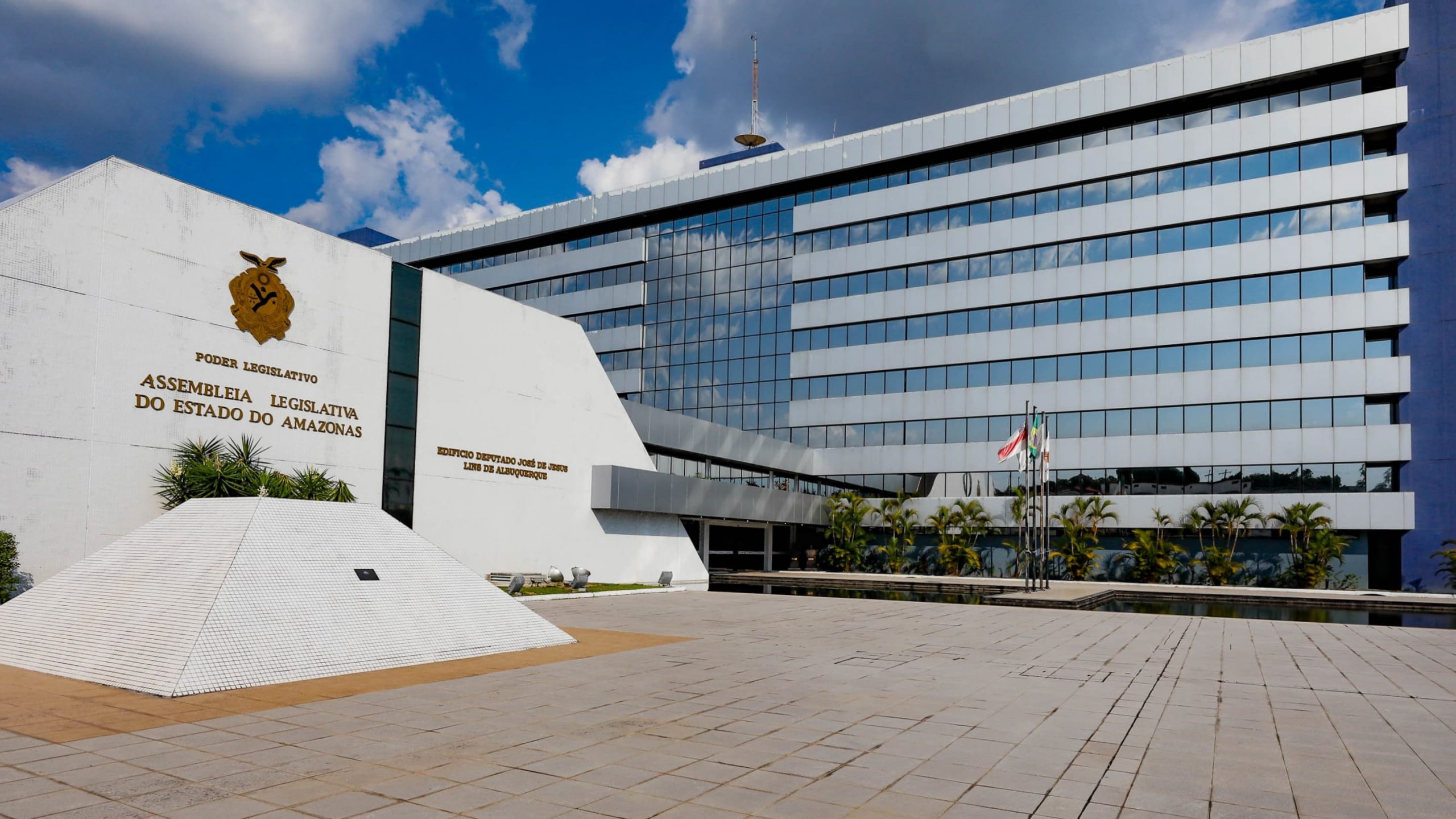 No momento, você está visualizando Que parlamento é esse que vai escolher os novos governantes do Amazonas?